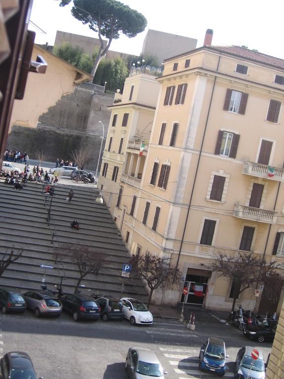 Una Notte Ai Musei Vaticani Apartment Rome Bilik gambar
