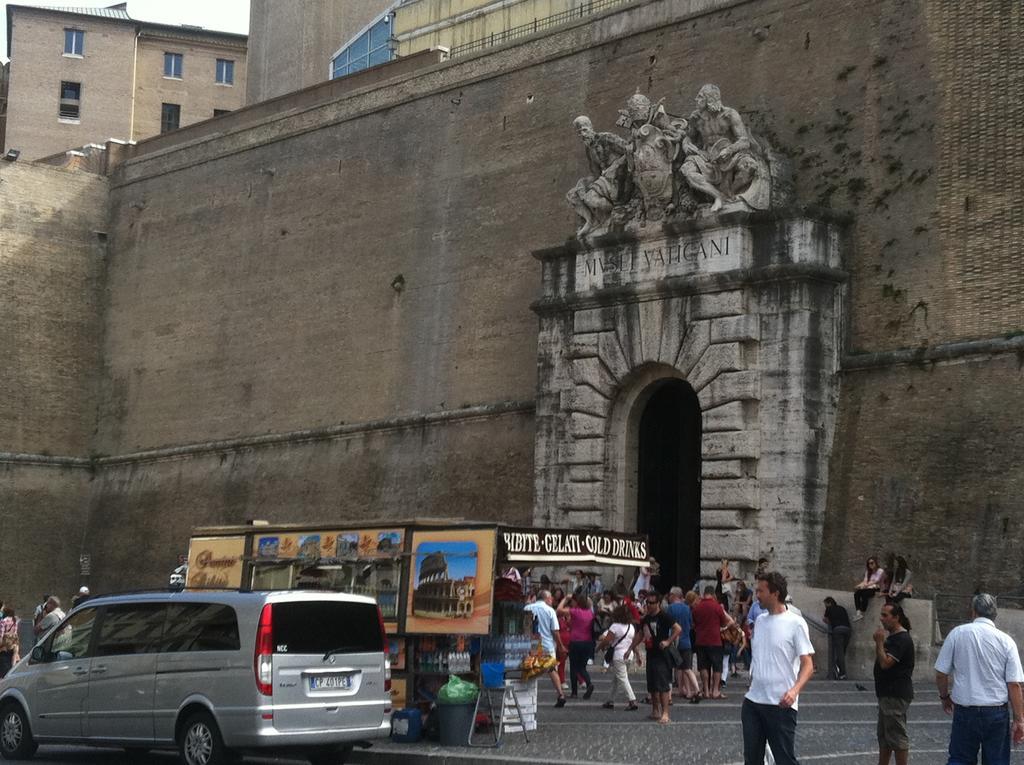Una Notte Ai Musei Vaticani Apartment Rome Luaran gambar